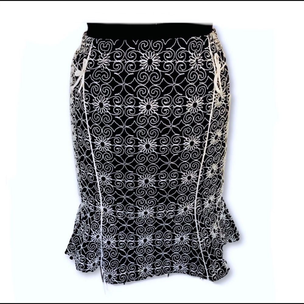 Nanette LePore Skirt Bell Bottom Peplum Hem sz 2